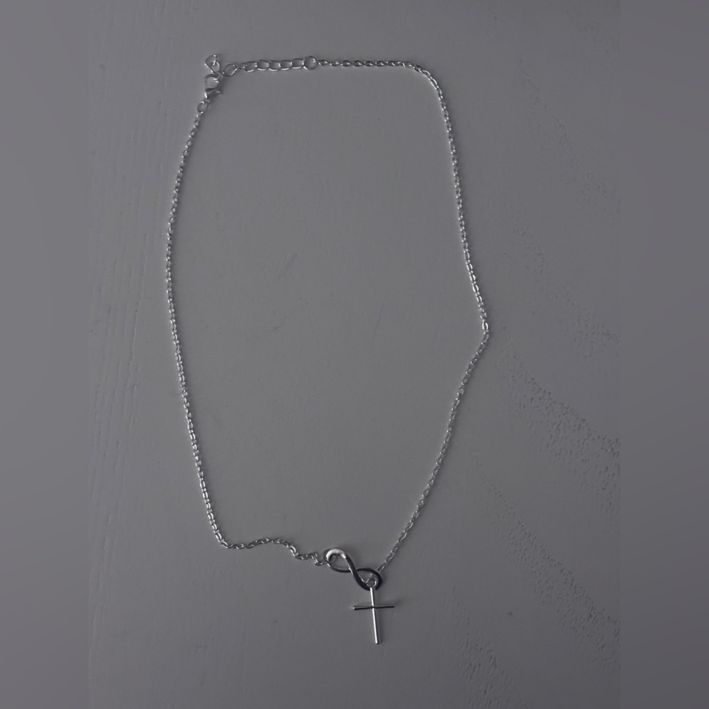 3/20$ NEW Silver Cross infinity Symbol Necklace